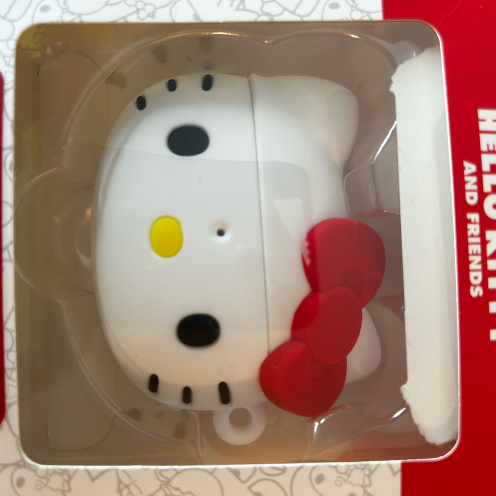 Sanrio Hello Kitty Earbud Case - Picture 5 of 7